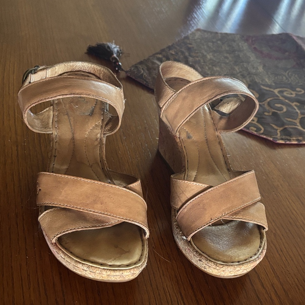 Born Tan Leather Women's Sandals